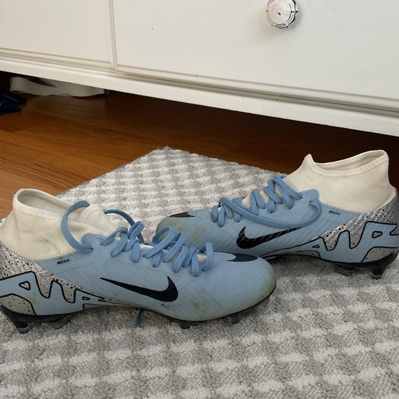 Nike-Womens soccer cleats, size US 5, UK 3.5- Customized - Picture 4 of 6